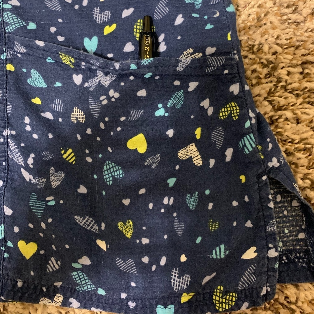 SOLD💙Heartsoul Scrub Top - Picture 5 of 6